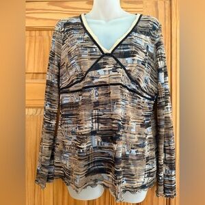 Liz Claiborne Women's Long Sleeve Top in Black and Brown